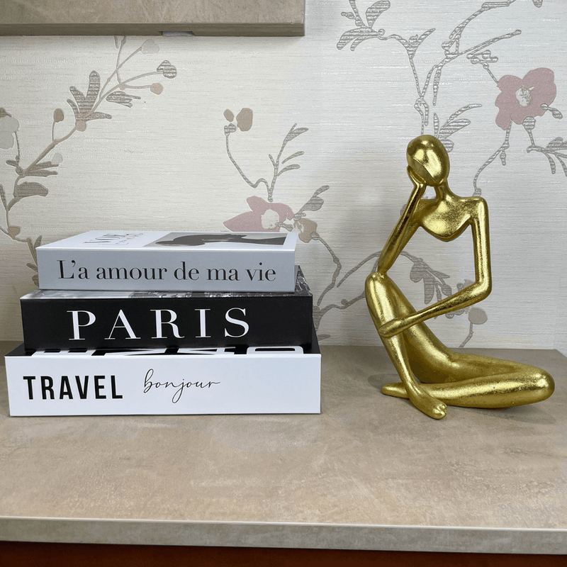 Estatueta Pensativa Dourada