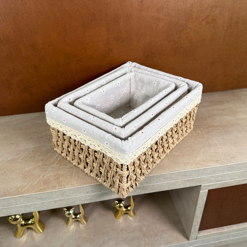 Kit 3 Cestos Organizadores de Vime com Forro em Renda – Elegância e Funcionalidade